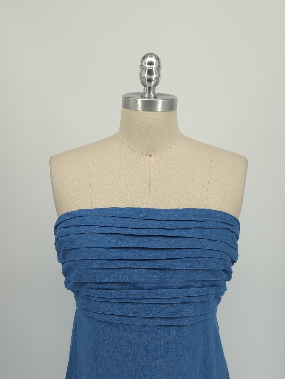 01444 Abercrombie + Fitch Pleated Strapless Maxi Dress Blue size Medium preppy - Picture 3 of 8